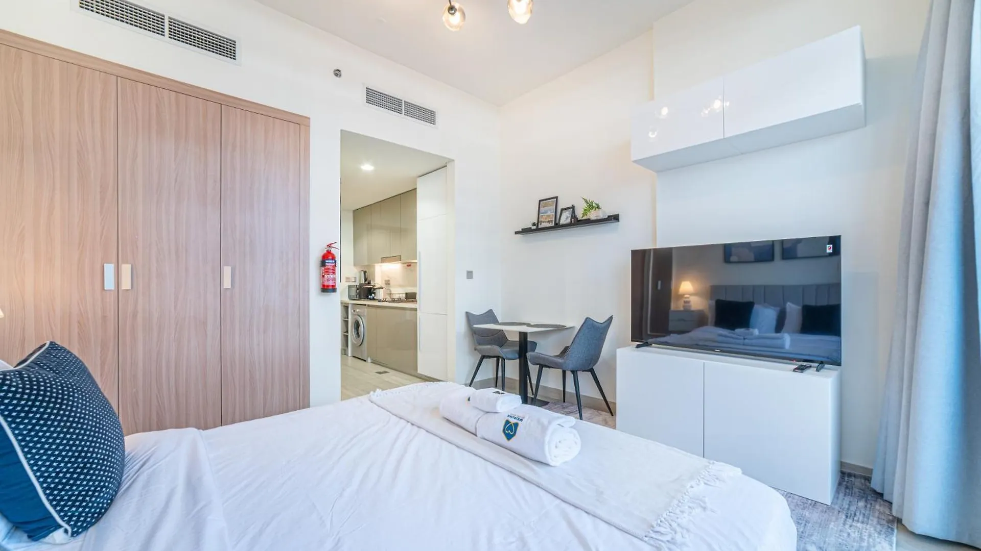 Bright & Spacious Studio In Azizi Riviera 24 Dubai United Arab Emirates