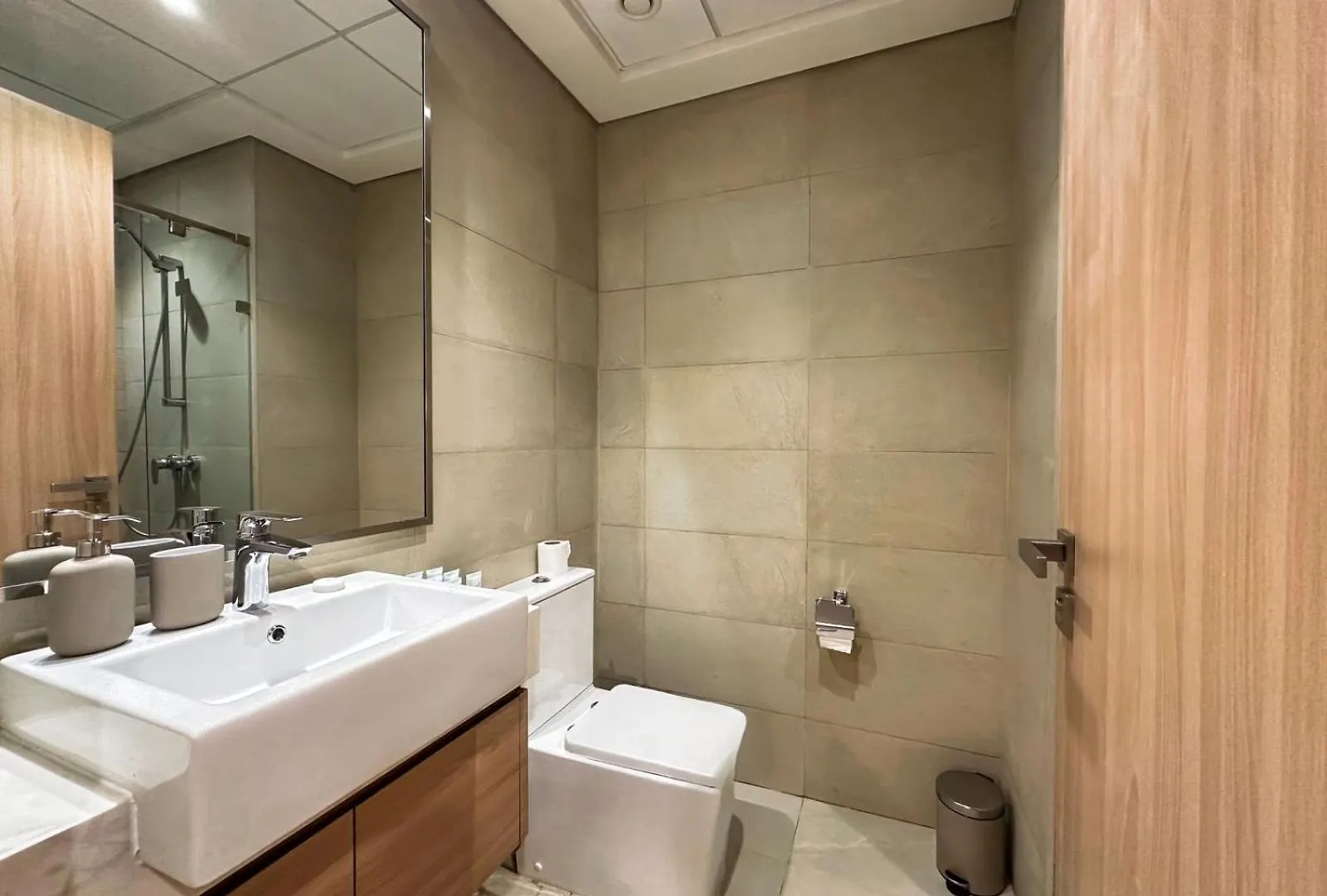 Bright & Spacious Studio In Azizi Riviera 24 Dubai United Arab Emirates